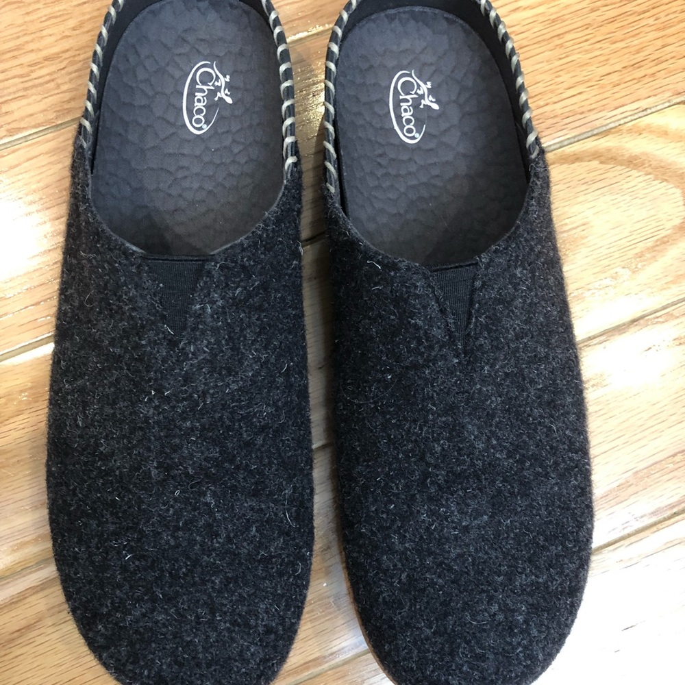 Chaco women’s clogs
